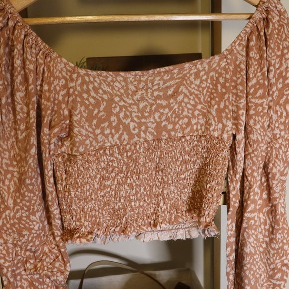 Urban Outfitters long sleeved crop- Size Medium - Picture 4 of 4